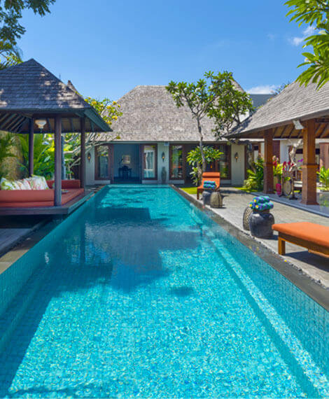Des Indes II - From the pool edge